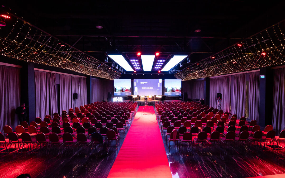 Eventos empresariales exitosos: claves para impactar a tus clientes. 